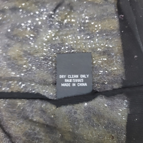 Oleg Cassini Platinum Collection Sequined Animal Print Top. Size XS. - Picture 9 of 12